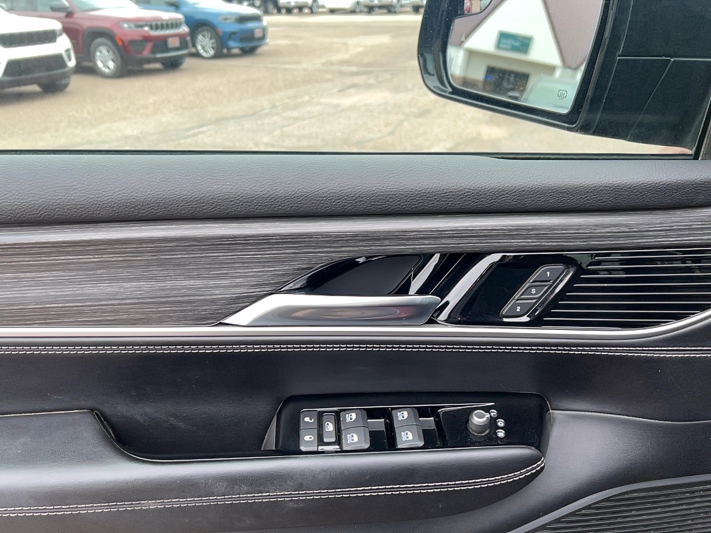 2023 Jeep Wagoneer Series II - Photo 22