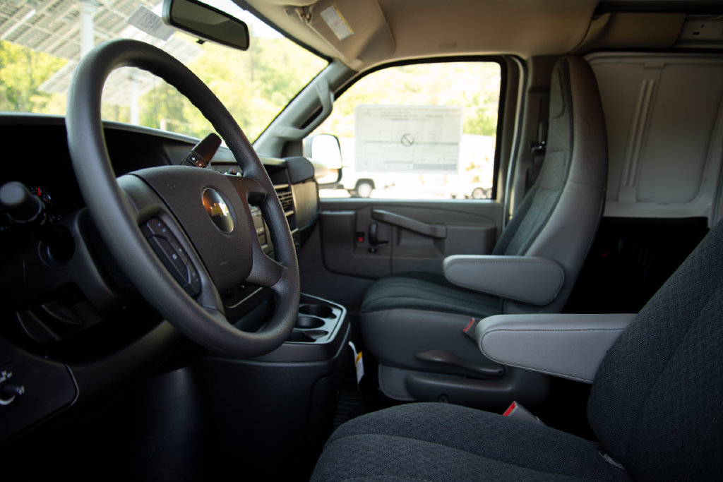 2025 Chevrolet Express Cargo Work Van - Photo 13