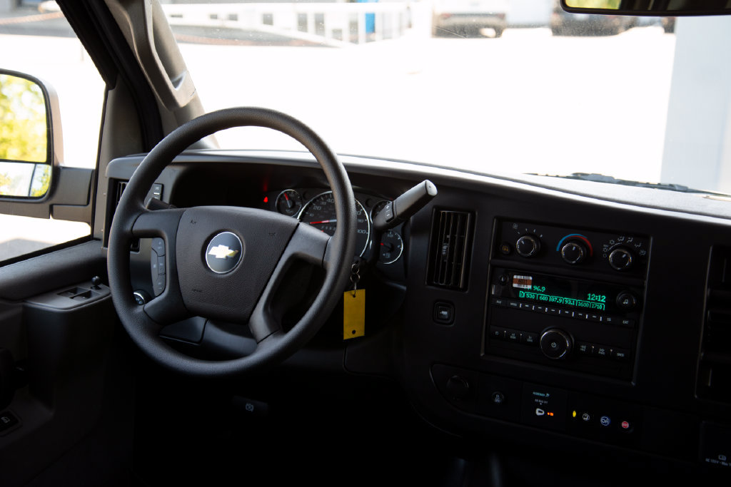2025 Chevrolet Express Cargo Work Van - Photo 17