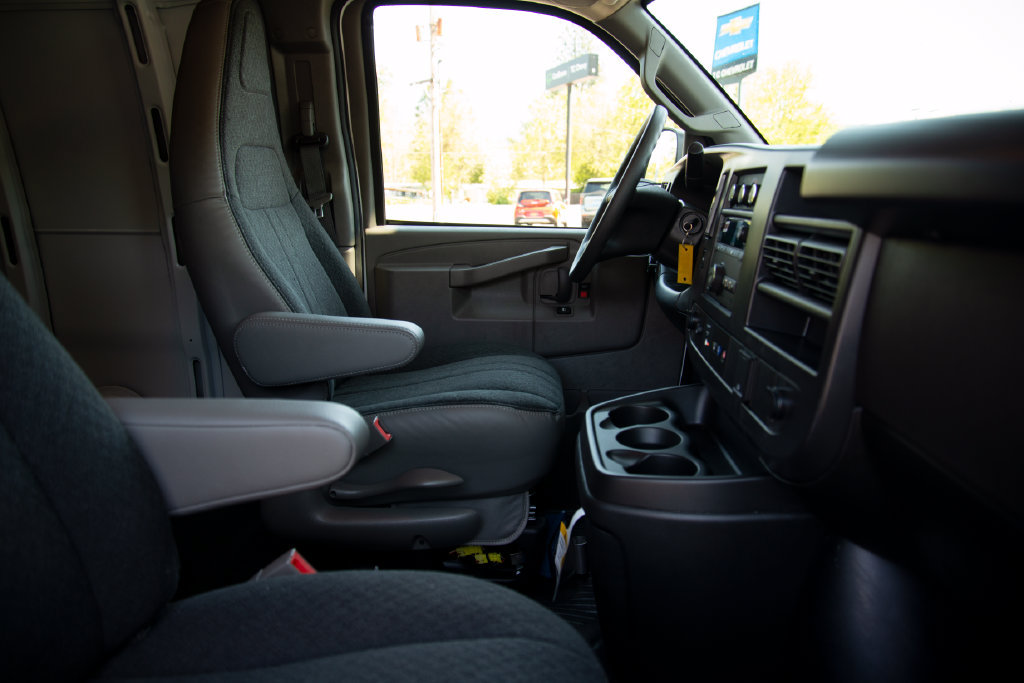 2025 Chevrolet Express Cargo Work Van - Photo 14