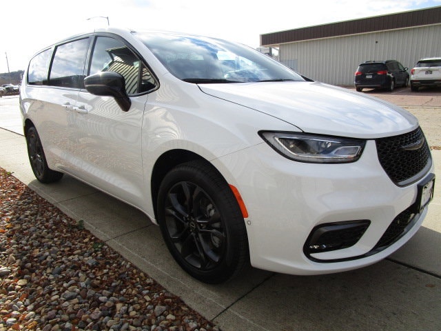2026 Chrysler Pacifica Select - Photo 3