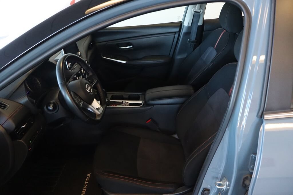 Used 2025 Nissan Sentra SR Car