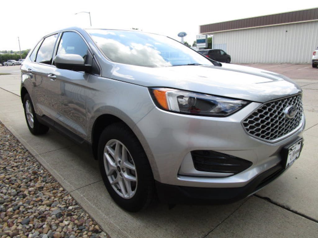 Used 2024 Ford Edge SUV