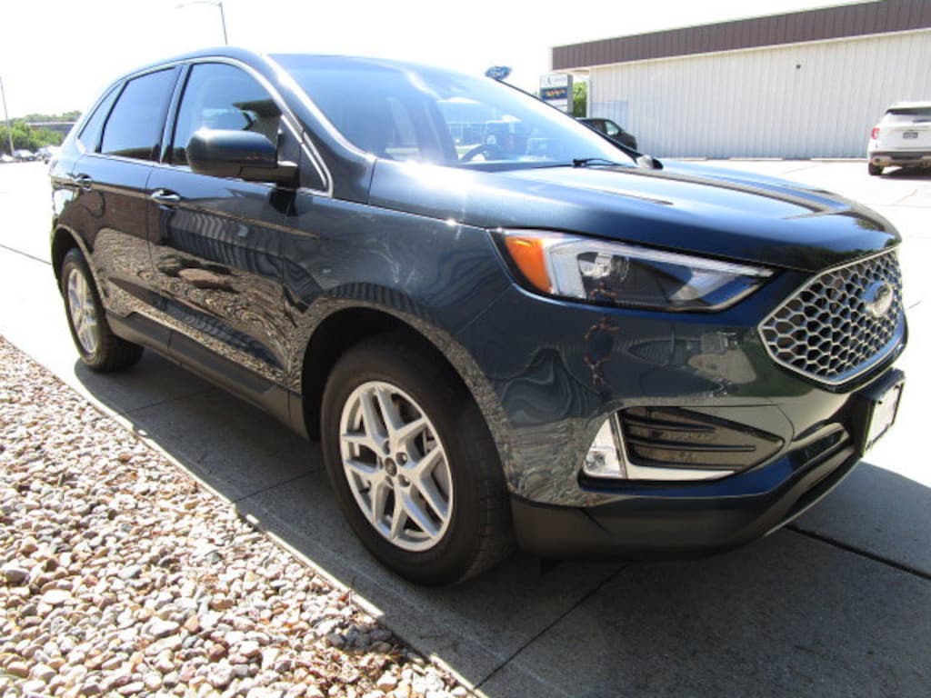 Used 2024 Ford Edge SUV