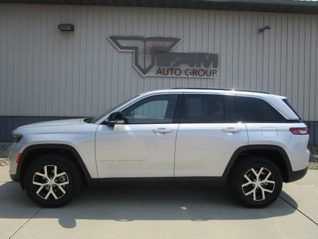 Used 2024 Jeep Grand Cherokee Limited SUV