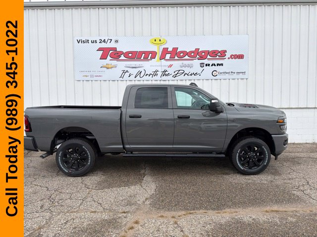2027 RAM 2500 Pickup Tradesman/Black Express