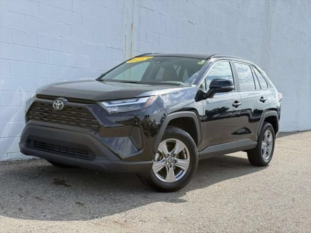 Used 2025 Toyota RAV4 XLE SUV