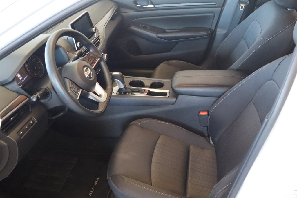 2025 Nissan Altima SV - Photo 10