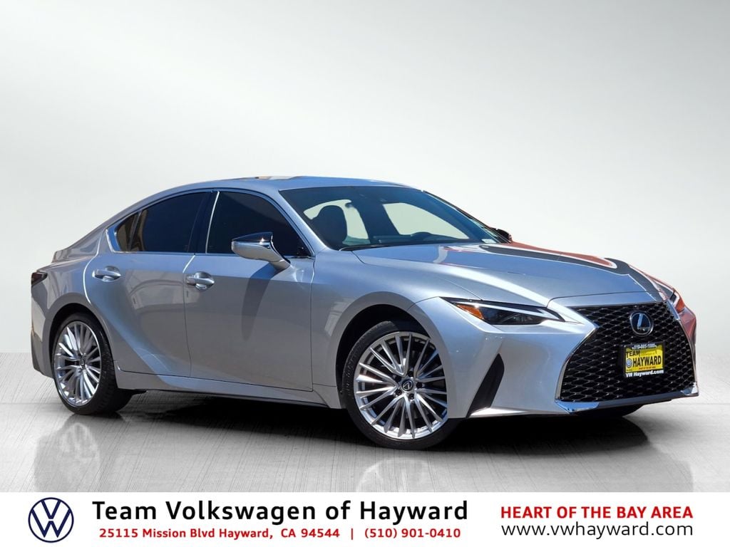 2022 Lexus IS