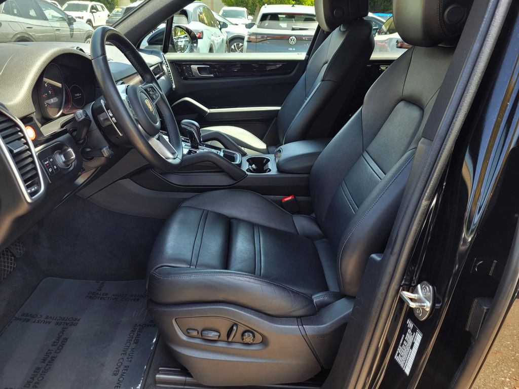 2022 Porsche Cayenne Base - Photo 17