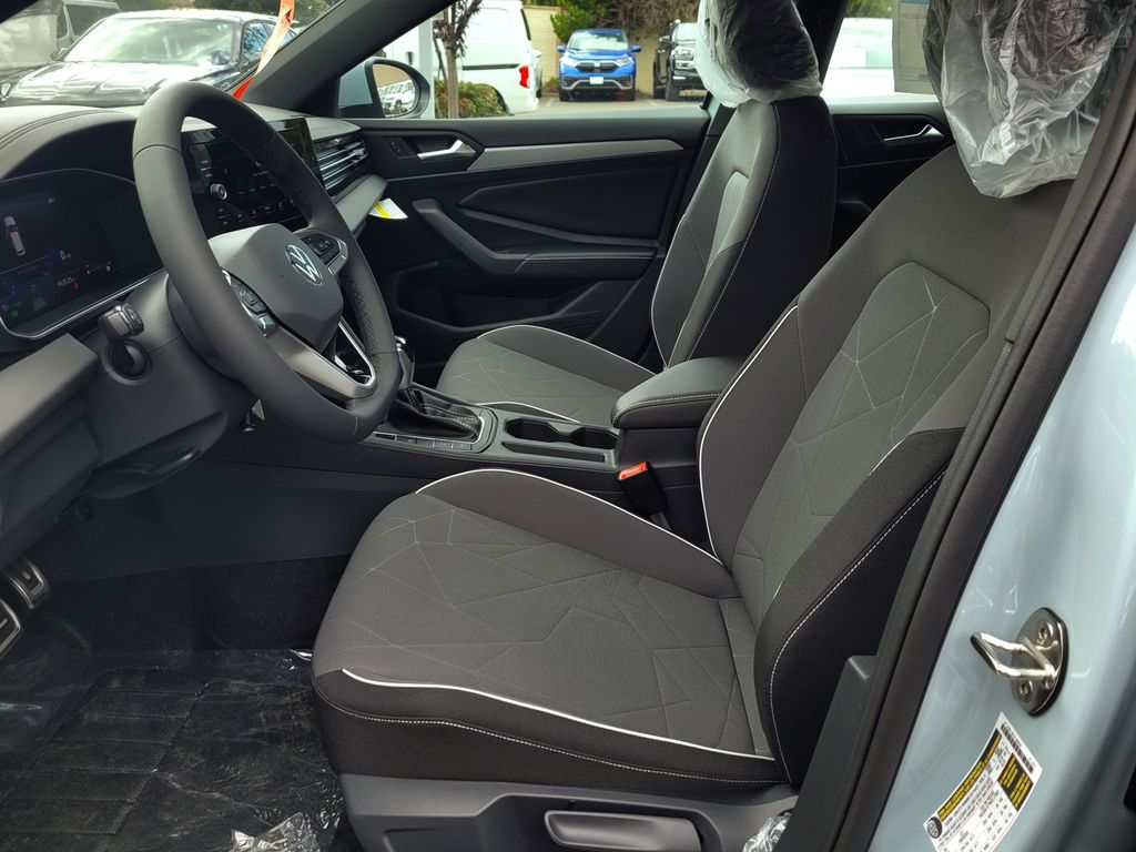 2026 Volkswagen Jetta Sport - Photo 7