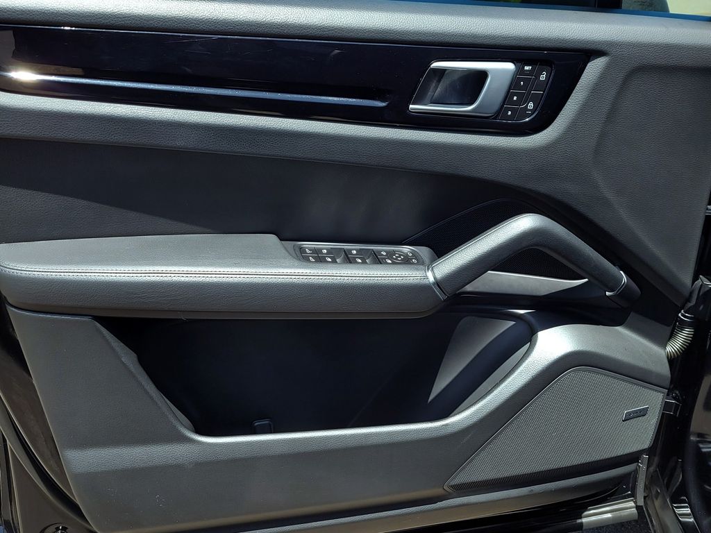 2022 Porsche Cayenne Base - Photo 10