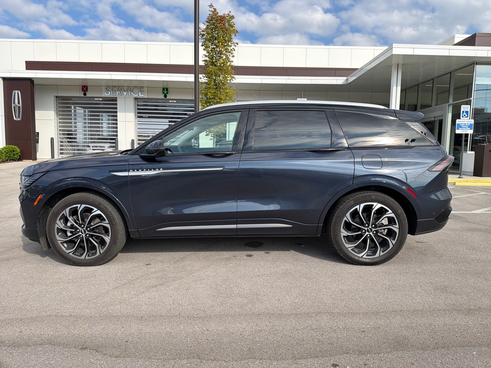 Certified 2024 Lincoln Nautilus Reserve SUV