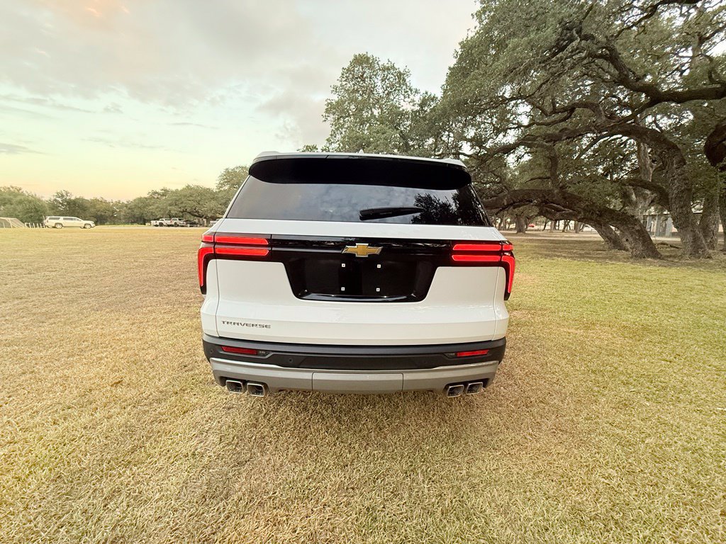 New 2027 Chevrolet Traverse LT SUV