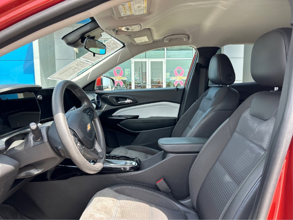 2024 Chevrolet Trax LT - Photo 9