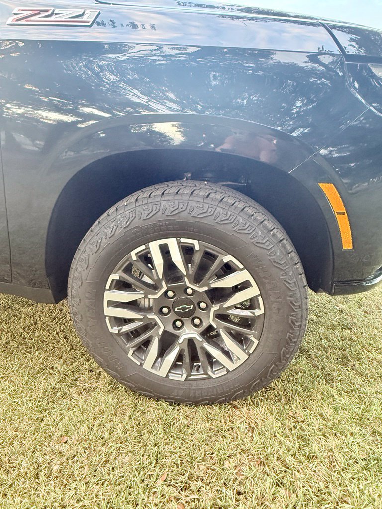 2027 Chevrolet Tahoe Z71 - Photo 9