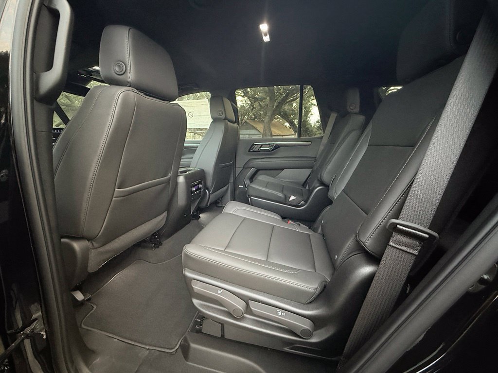 2027 Chevrolet Tahoe Z71 - Photo 11