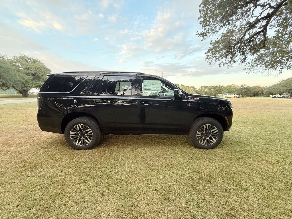 2027 Chevrolet Tahoe Z71 - Photo 6
