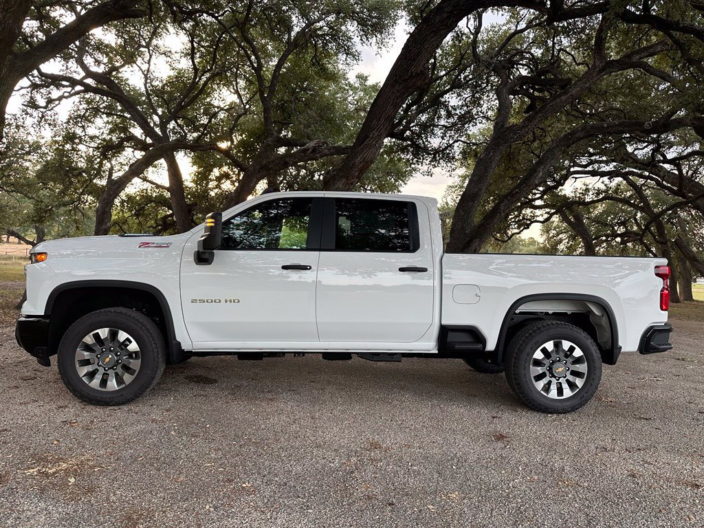 2026 Chevrolet Silverado 2500HD Custom