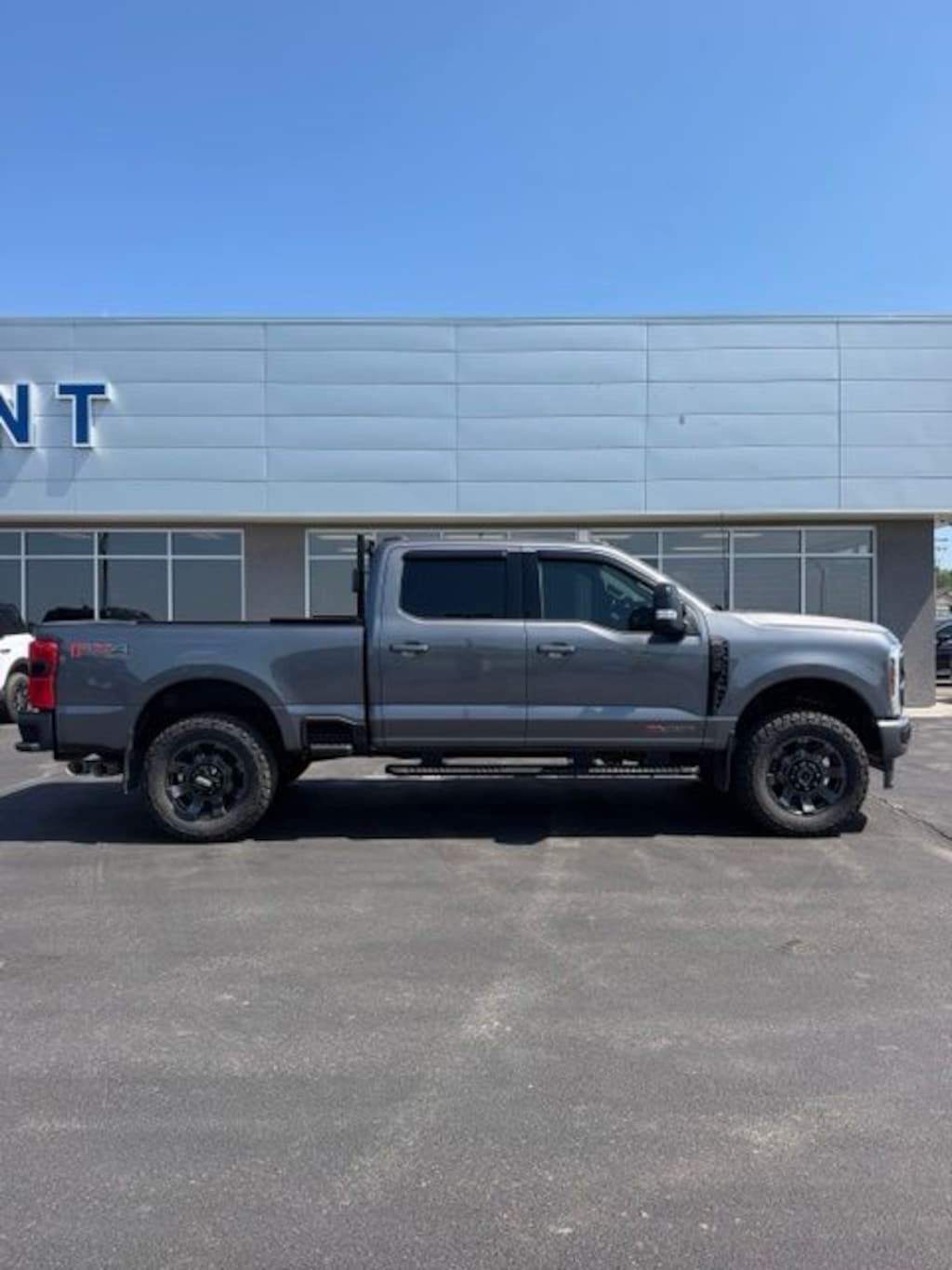 Used 2024 Ford F-250SD Lariat Truck