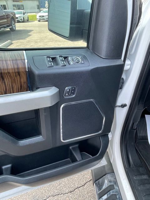 2019 Ford F-150 Lariat - Photo 12