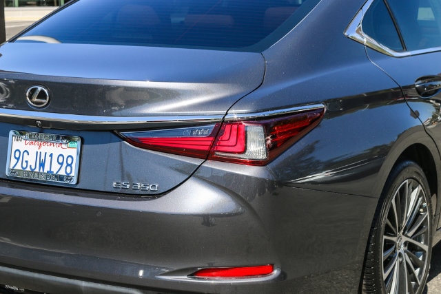 2023 Lexus ES 350 - Photo 11