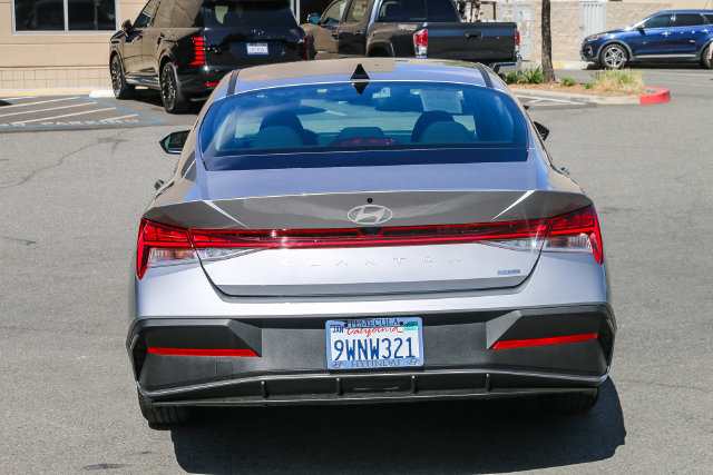 2026 Hyundai Elantra Blue - Photo 9