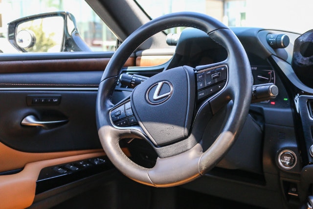 2023 Lexus ES 350 - Photo 19