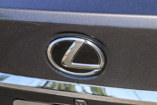 2023 Lexus ES 350 - Photo 13