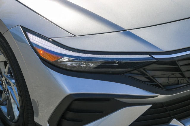 2026 Hyundai Elantra Blue - Photo 6