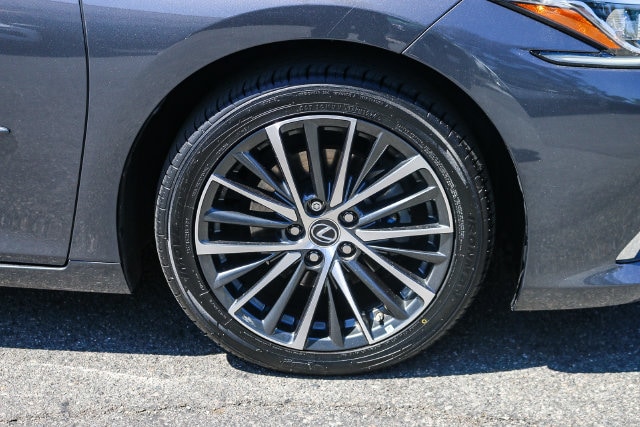 2023 Lexus ES 350 - Photo 15