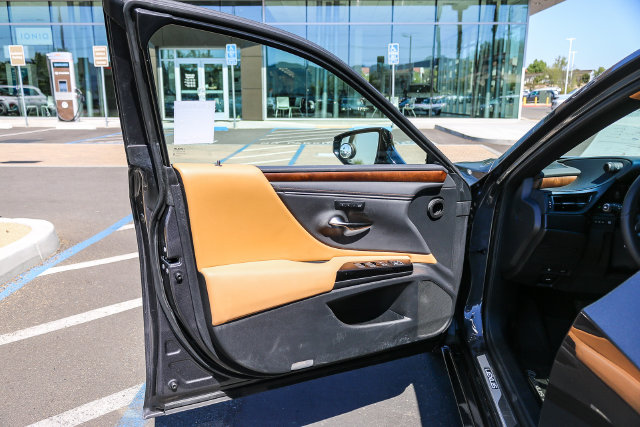 2023 Lexus ES 350 - Photo 28