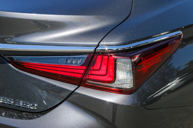 2023 Lexus ES 350 - Photo 12