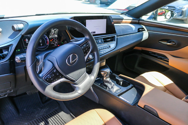 2023 Lexus ES 350 - Photo 29