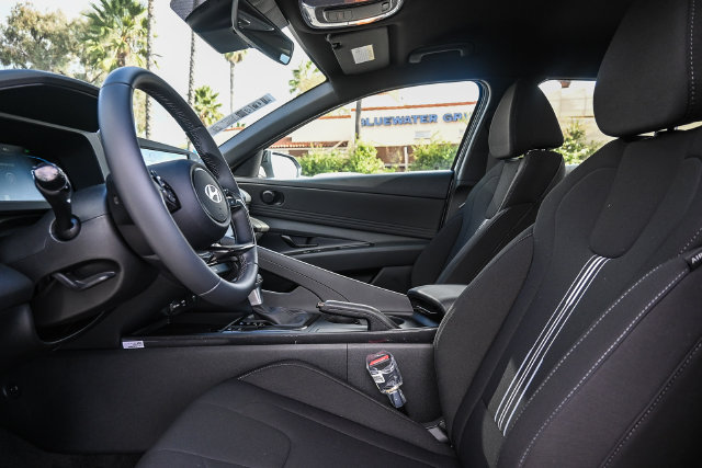 2026 Hyundai Elantra SEL Sport - Photo 14