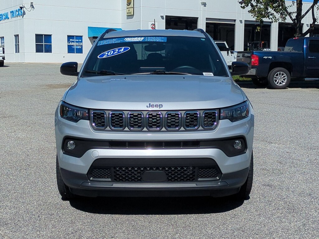Used 2024 Jeep Compass Latitude SUV