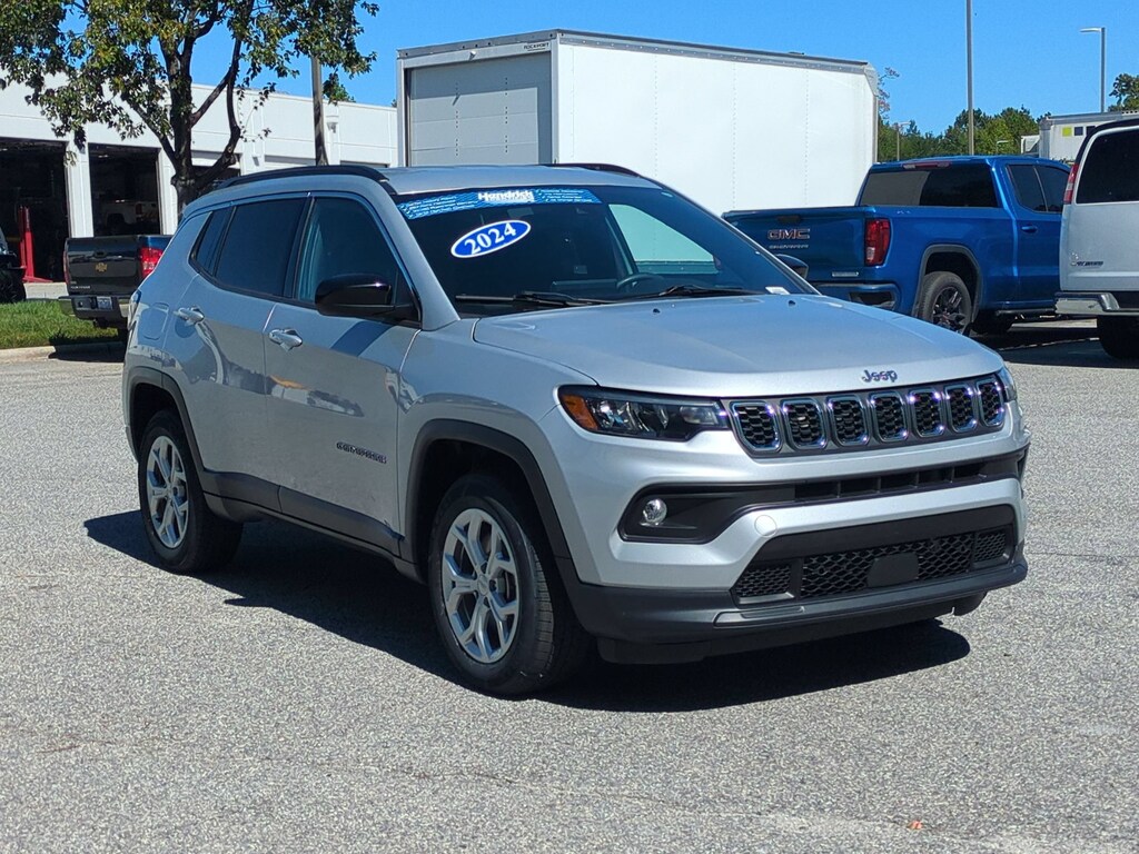 Used 2024 Jeep Compass Latitude SUV