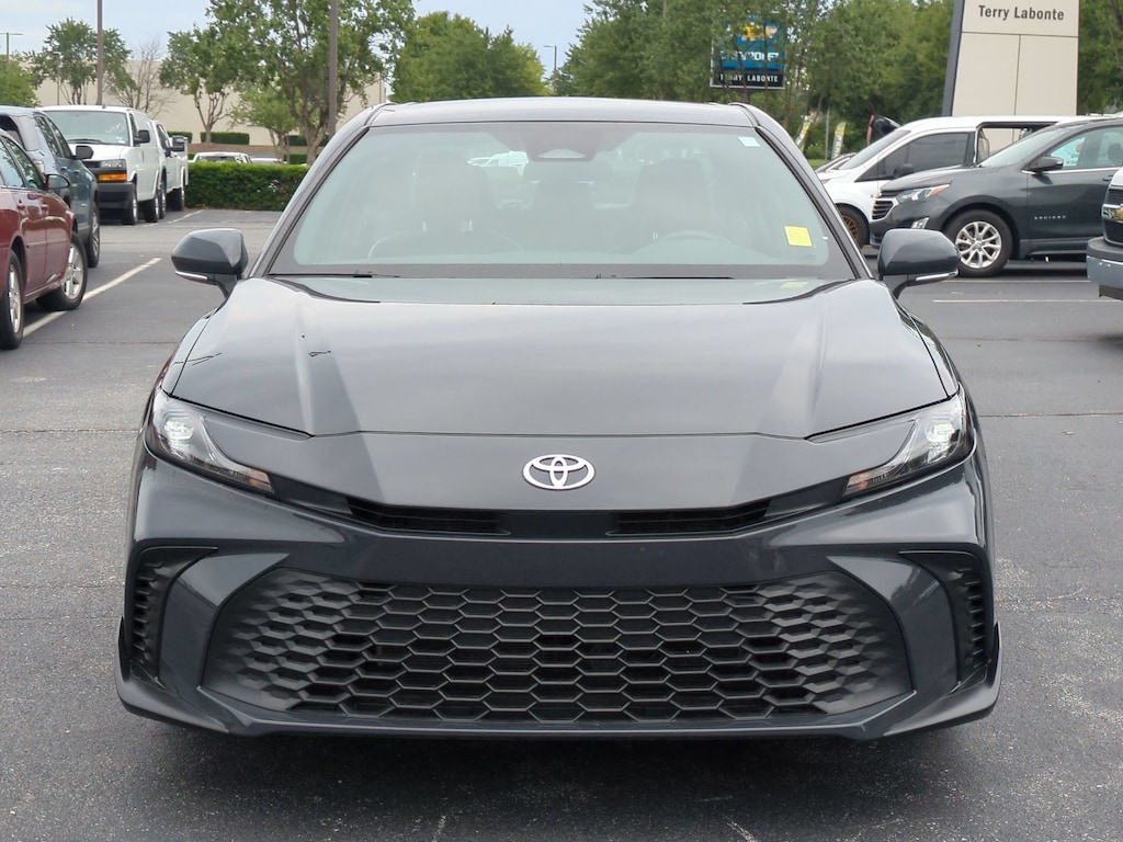 Used 2025 Toyota Camry SE Sedan