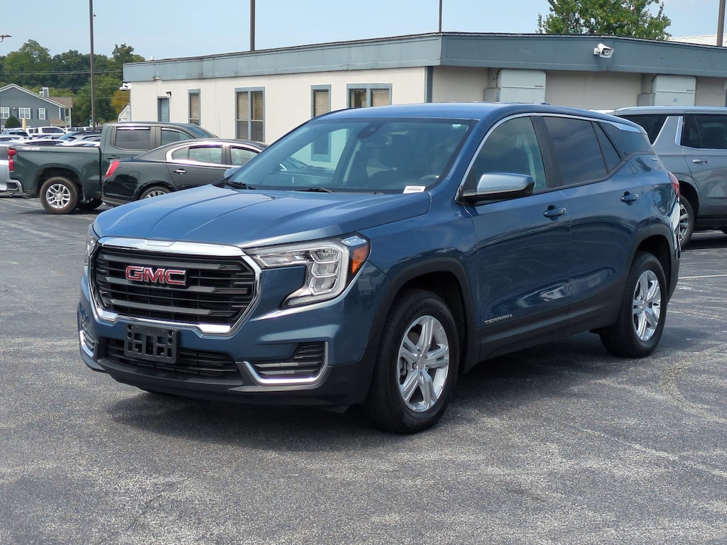 Used 2024 GMC Terrain SLE SUV