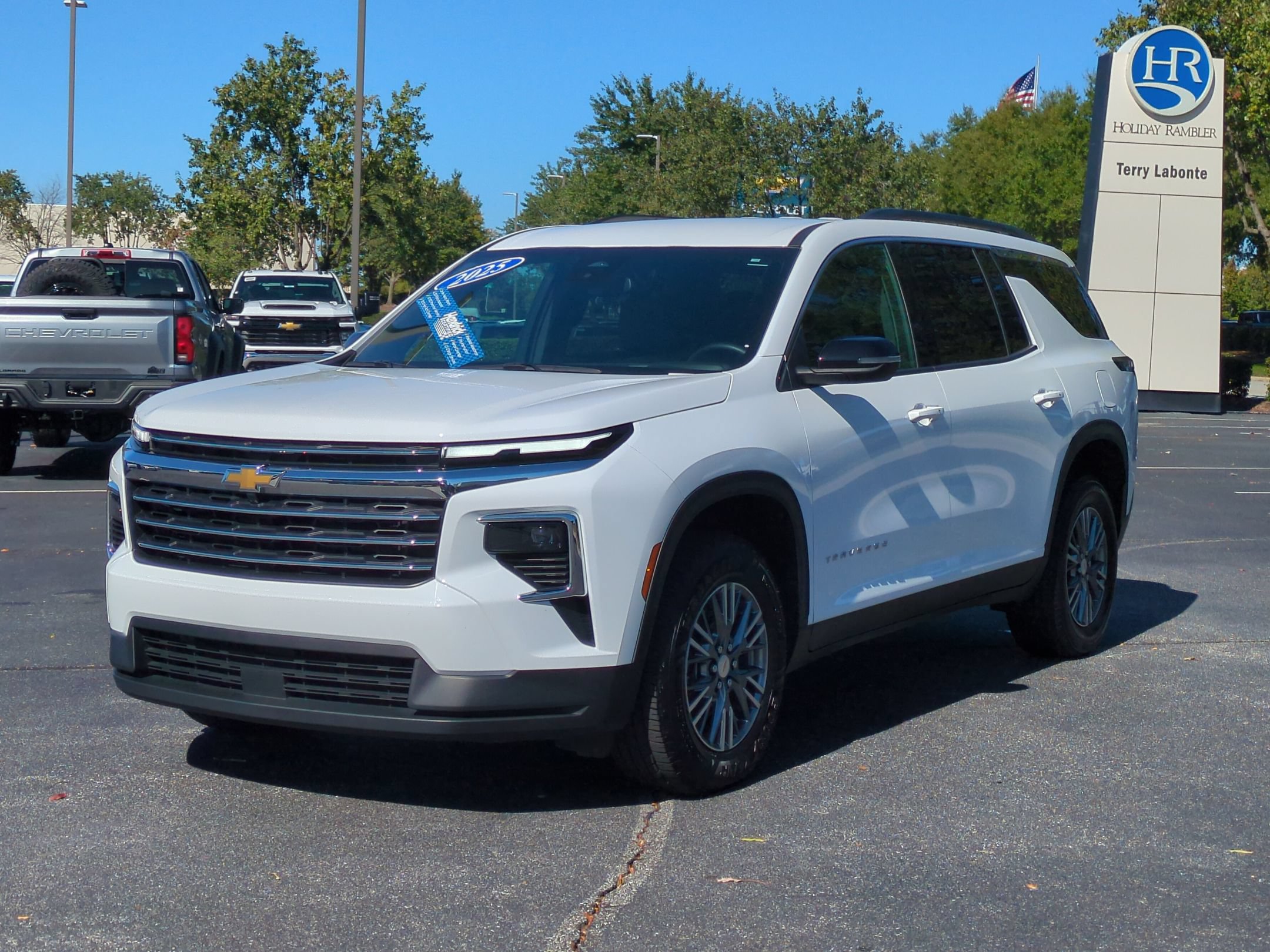 Used 2025 Chevrolet Traverse FWD LT SUV