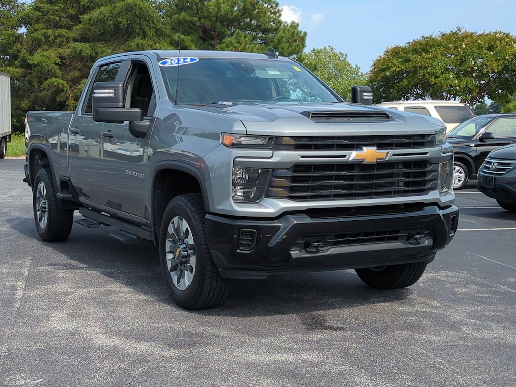 Used 2024 Chevrolet Silverado 2500HD Custom Pickup