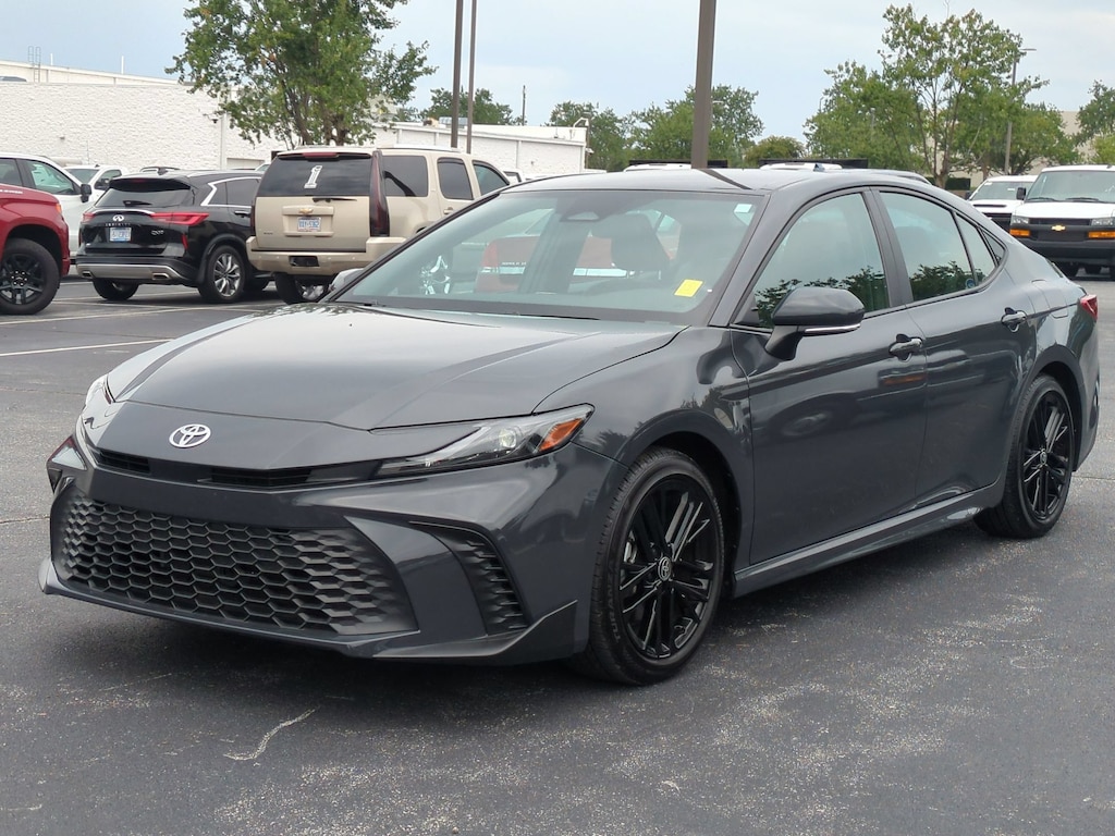 Used 2025 Toyota Camry SE Sedan