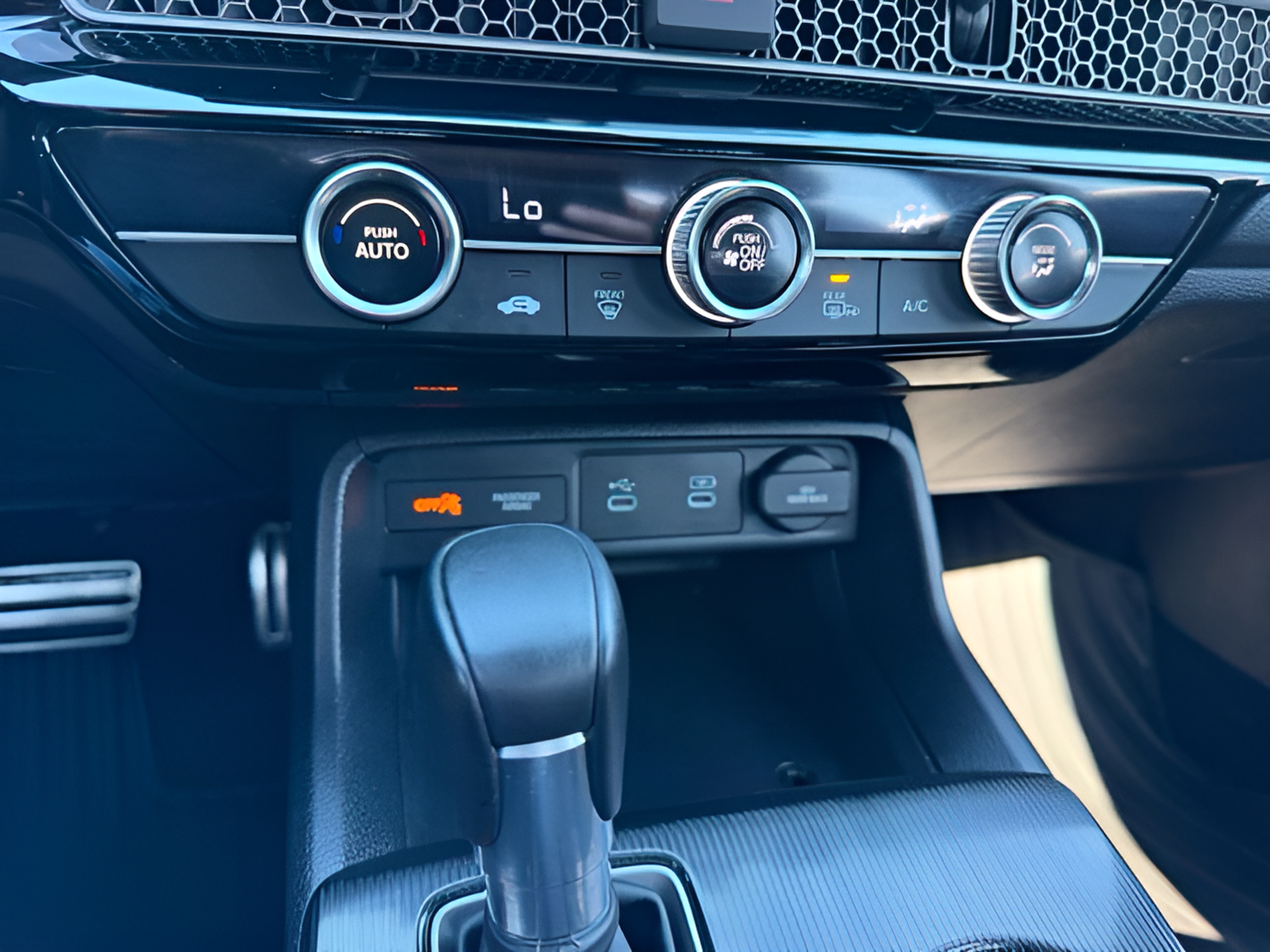 2025 Honda Civic Sport - Photo 17