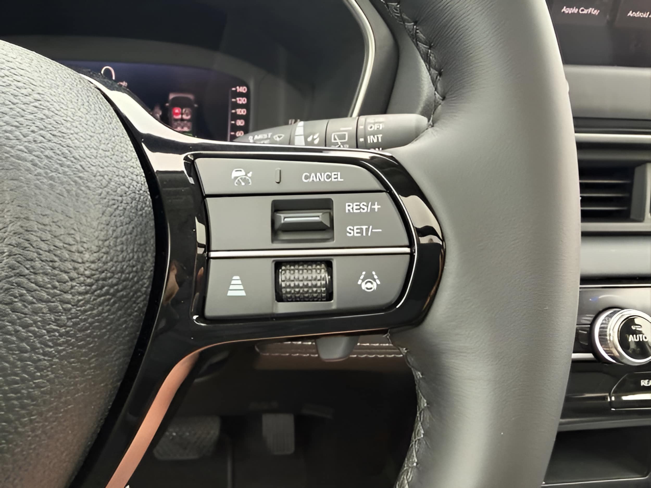 2026 Honda Pilot Touring - Photo 15