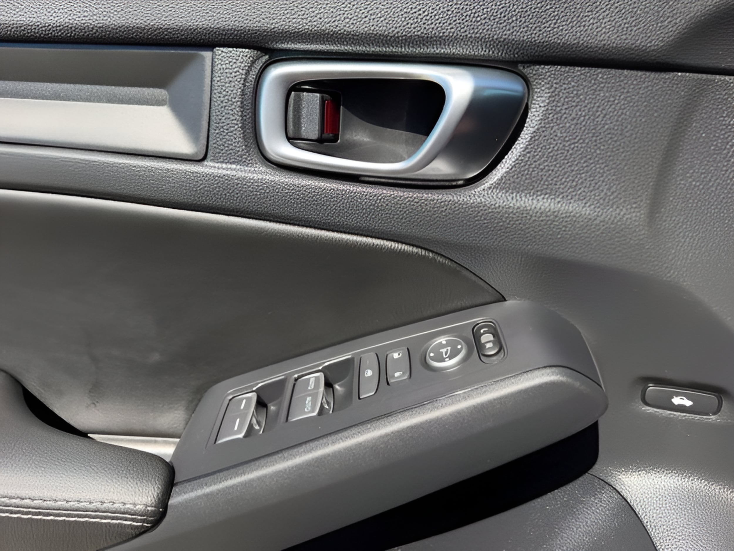 2025 Honda Civic Sport - Photo 19