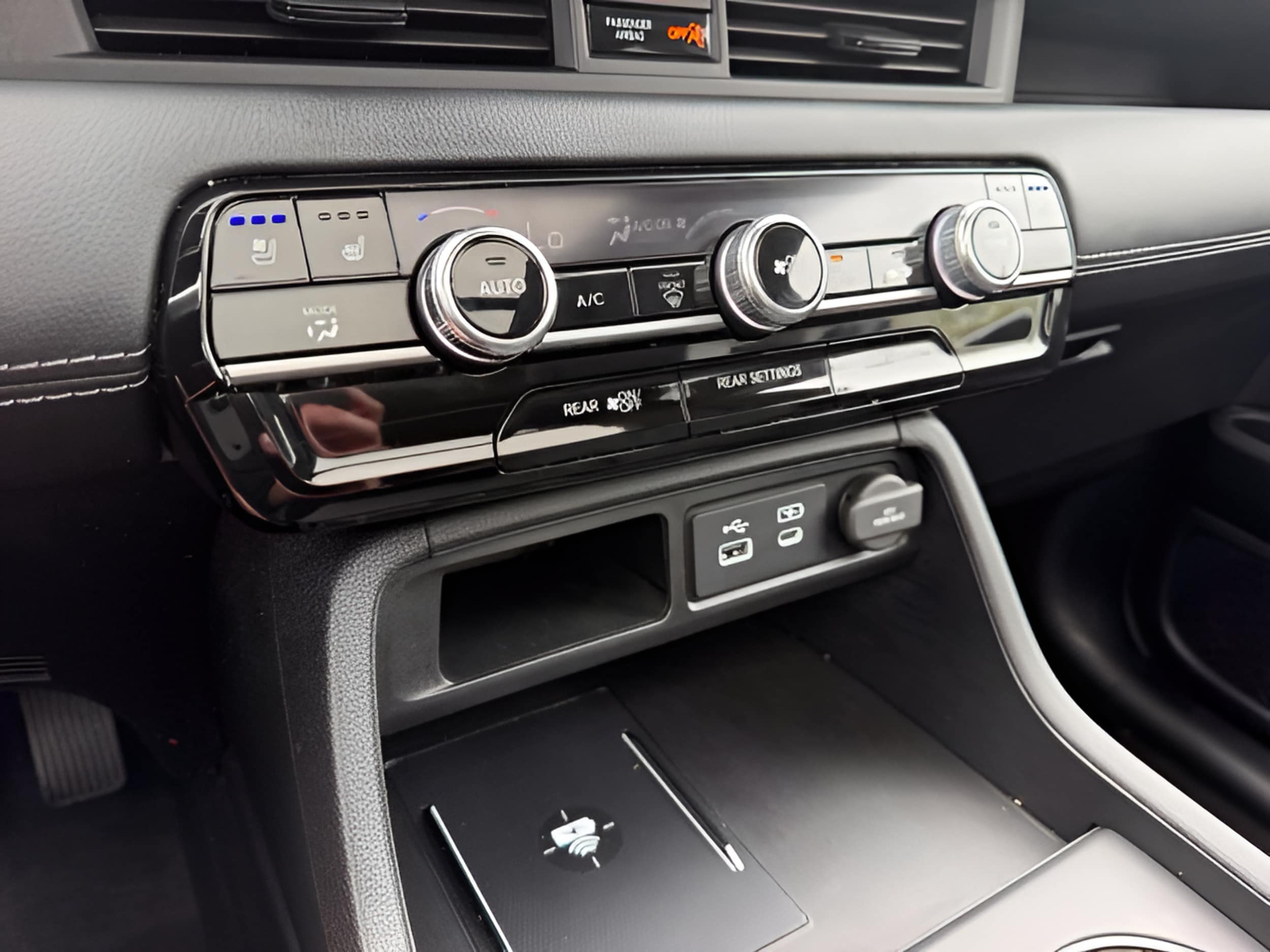 2025 Honda Pilot Elite - Photo 19