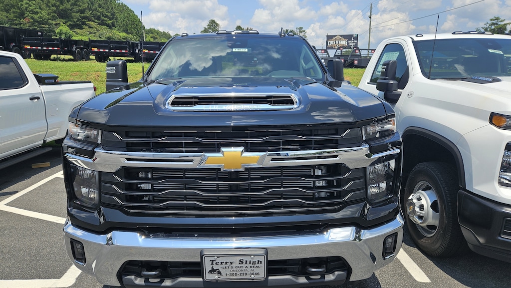 New 2026 Chevrolet Silverado 3500 HD Chassis Cab LT Truck