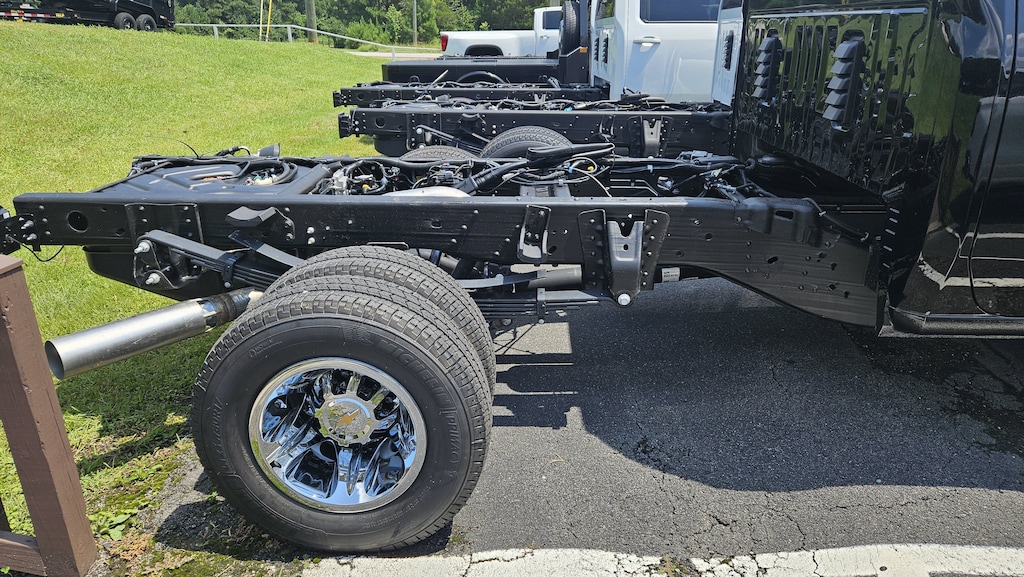 New 2026 Chevrolet Silverado 3500 HD Chassis Cab LT Truck