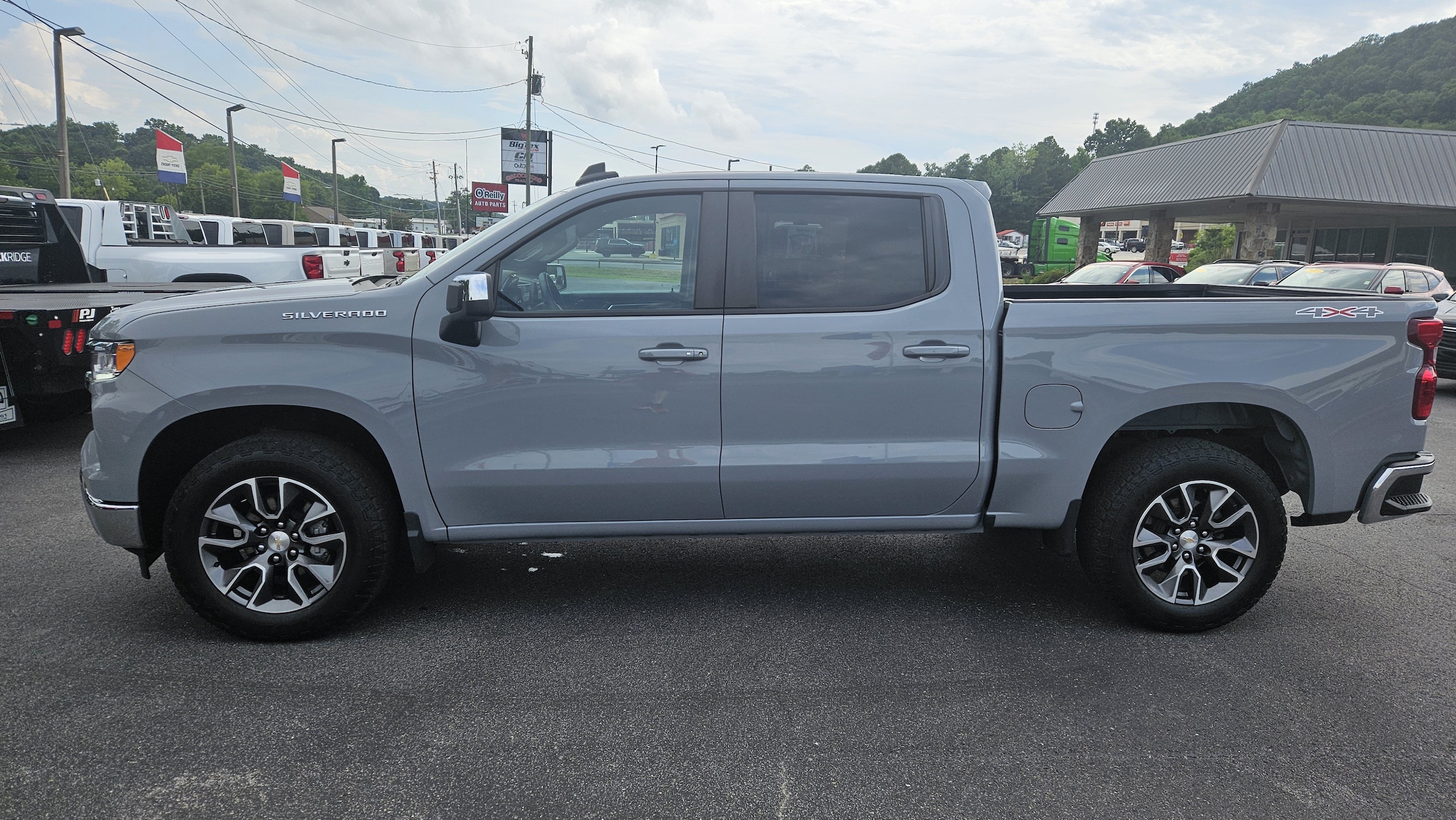 2024 Chevrolet Silverado 1500 LT