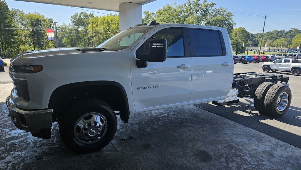 New 2026 Chevrolet Silverado 3500 HD Chassis Cab LT Truck